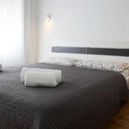 Le Monde Apartment Split Luaran gambar