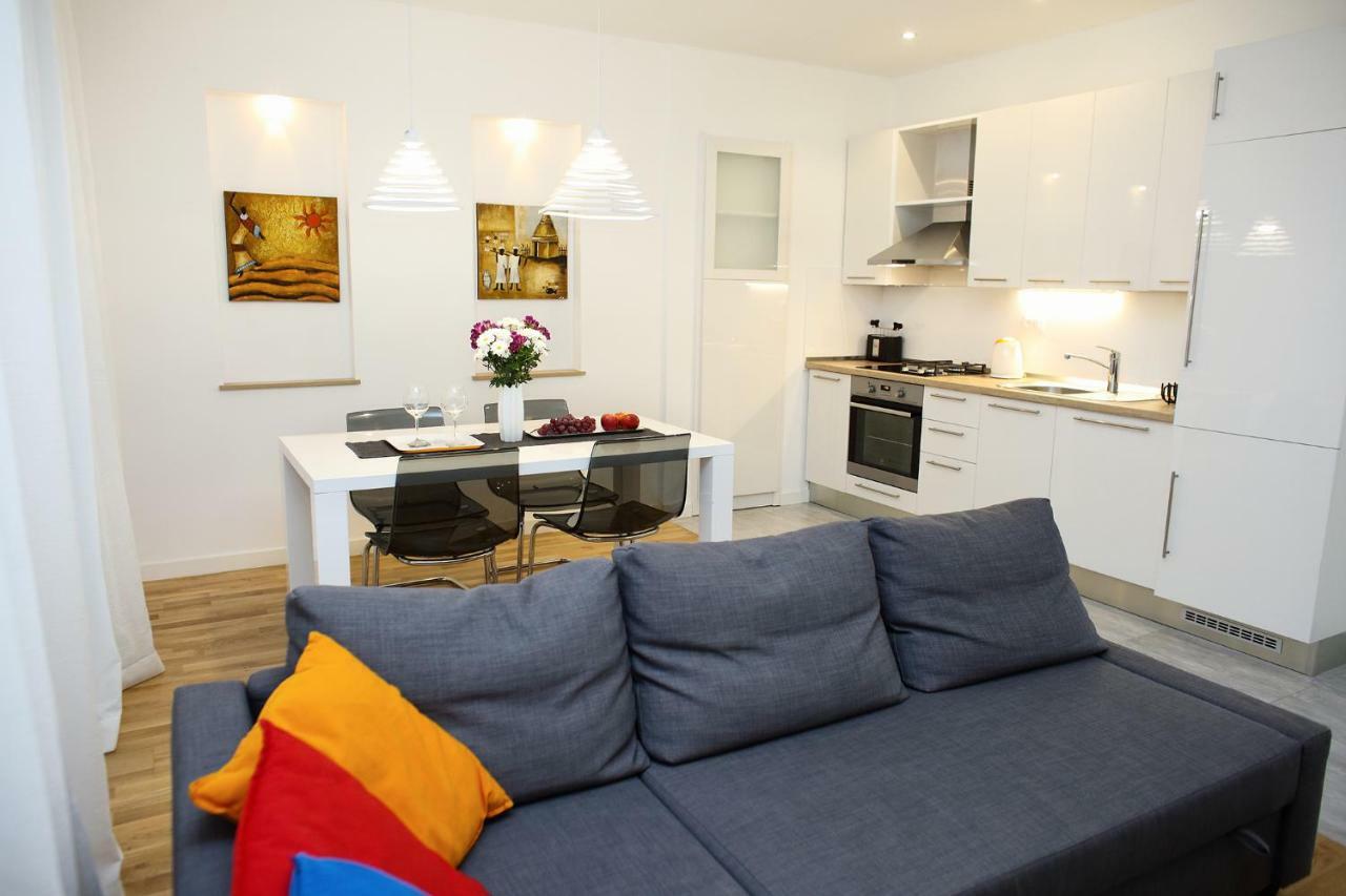 Le Monde Apartment Split Luaran gambar
