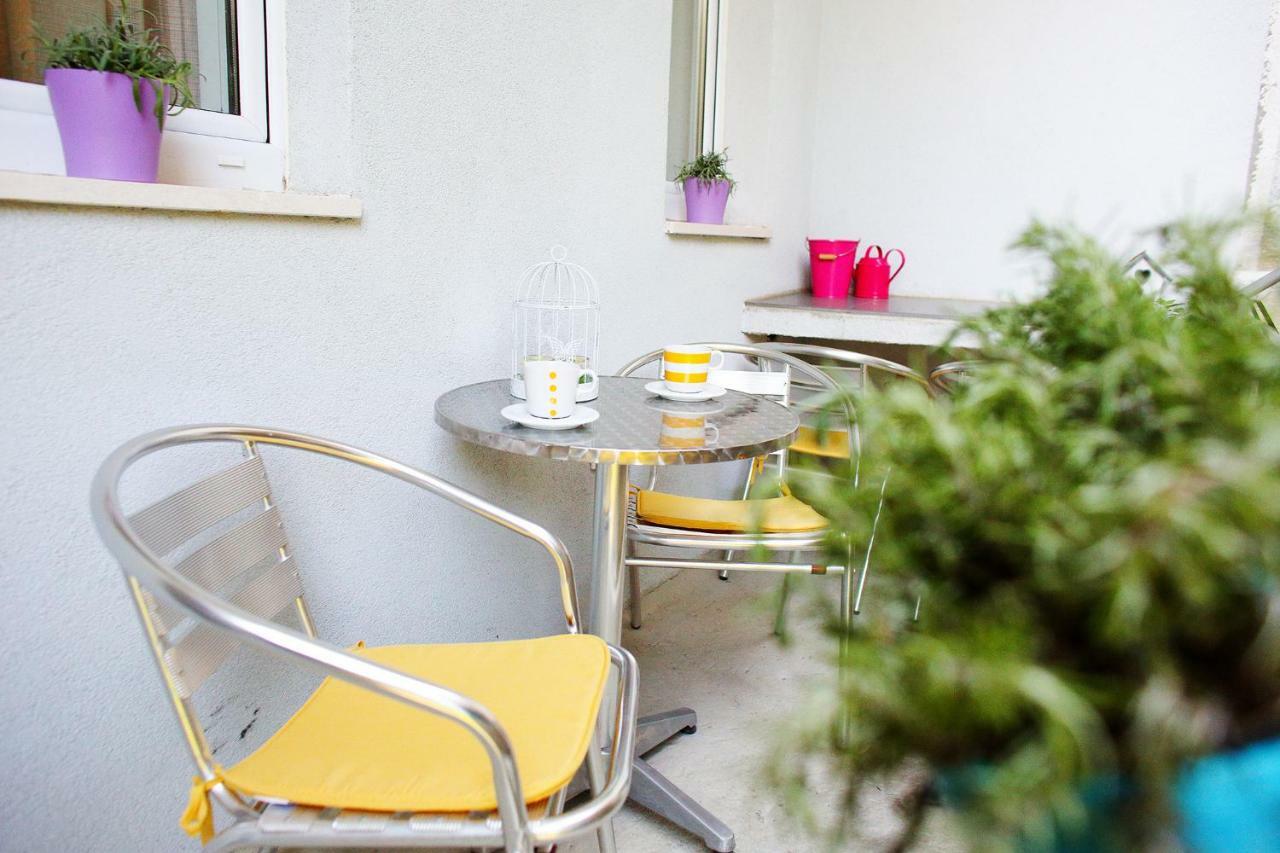 Le Monde Apartment Split Luaran gambar
